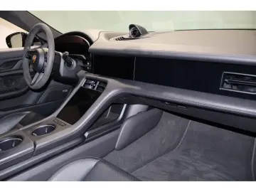 PORSCHE Taycan Cross Turismo 4S Bose Head-up Kamera