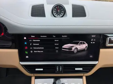 PORSCHE Cayenne Coupe Turbo HuD Inno Matrix Panorama