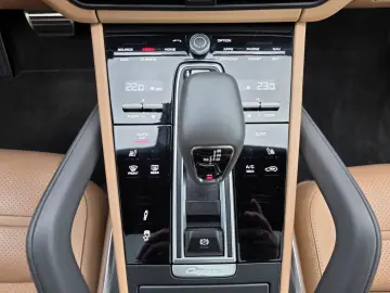 PORSCHE Cayenne Coupe Turbo HuD Inno Matrix Panorama