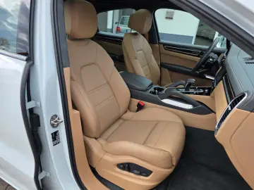 PORSCHE Cayenne Coupe Turbo HuD Inno Matrix Panorama