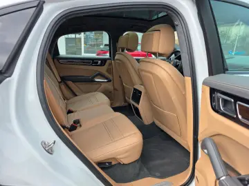 PORSCHE Cayenne Coupe Turbo HuD Inno Matrix Panorama