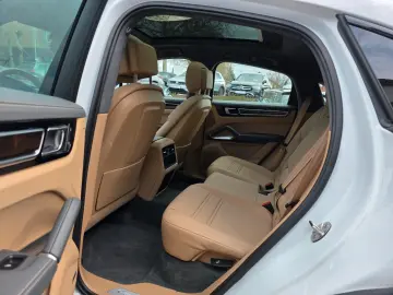 PORSCHE Cayenne Coupe Turbo HuD Inno Matrix Panorama