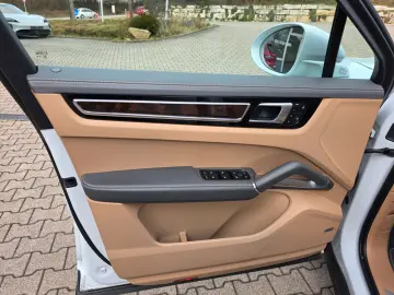 PORSCHE Cayenne Coupe Turbo HuD Inno Matrix Panorama