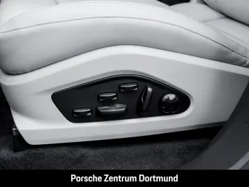 PORSCHE Macan 4 BOSE Surround-View Panorama LED-Matrix