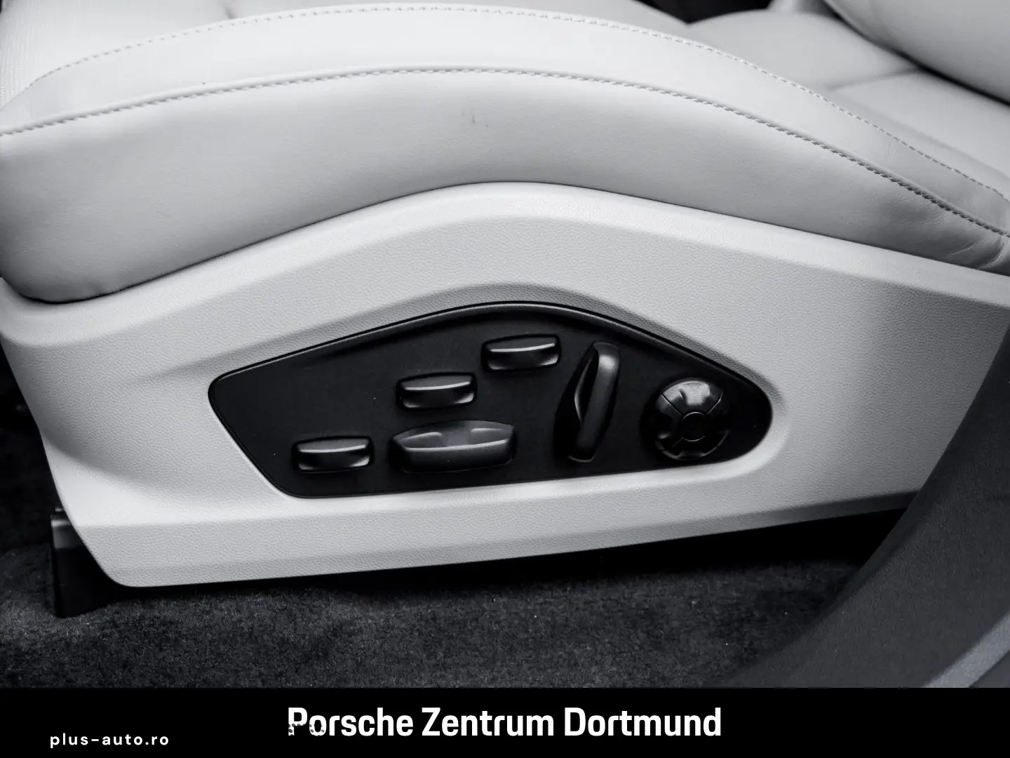 PORSCHE Macan 4 BOSE Surround-View Panorama LED-Matrix