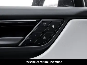 PORSCHE Macan 4 BOSE Surround-View Panorama LED-Matrix