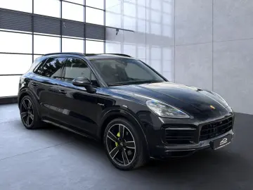 PORSCHE Cayenne E-Hybrid SPORT-DESIGN MATRIX-LED
