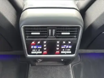 PORSCHE Cayenne E-Hybrid SPORT-DESIGN MATRIX-LED