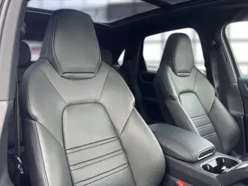 PORSCHE Cayenne E-Hybrid SPORT-DESIGN MATRIX-LED