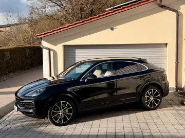 PORSCHE Cayenne Coupe E-Hybrid ACC APPROVED