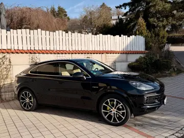 PORSCHE Cayenne Coupe E-Hybrid ACC APPROVED