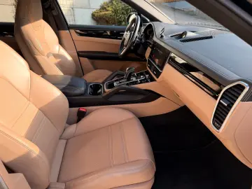 PORSCHE Cayenne Coupe E-Hybrid ACC APPROVED