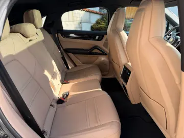 PORSCHE Cayenne Coupe E-Hybrid ACC APPROVED