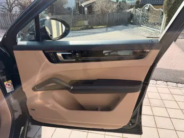 PORSCHE Cayenne Coupe E-Hybrid ACC APPROVED