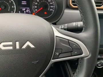 DACIA DUSTER EXTREME TCe 150 EDC LED NAVI 360 KAMERA