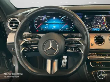 MERCEDES-BENZ E 300 de T AMG Fahrass AHK RFK Ambient…