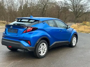 TOYOTA C-HR 1.8-l-VVTi Hybrid Benzin Style  Automatik