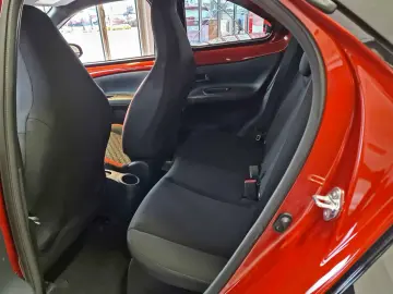 TOYOTA Aygo (X) 1.0-l-VVT-i Teamplayer