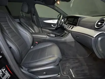 MERCEDES-BENZ E 300 de 4M T AMG LED 360' SOUND …