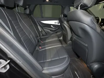 MERCEDES-BENZ E 300 de 4M T AMG LED 360' SOUND …