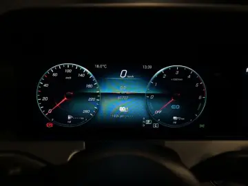 MERCEDES-BENZ E 300 de 4M T AMG LED 360' SOUND …