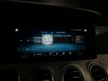 MERCEDES-BENZ E 300 de 4M T AMG LED 360' SOUND …