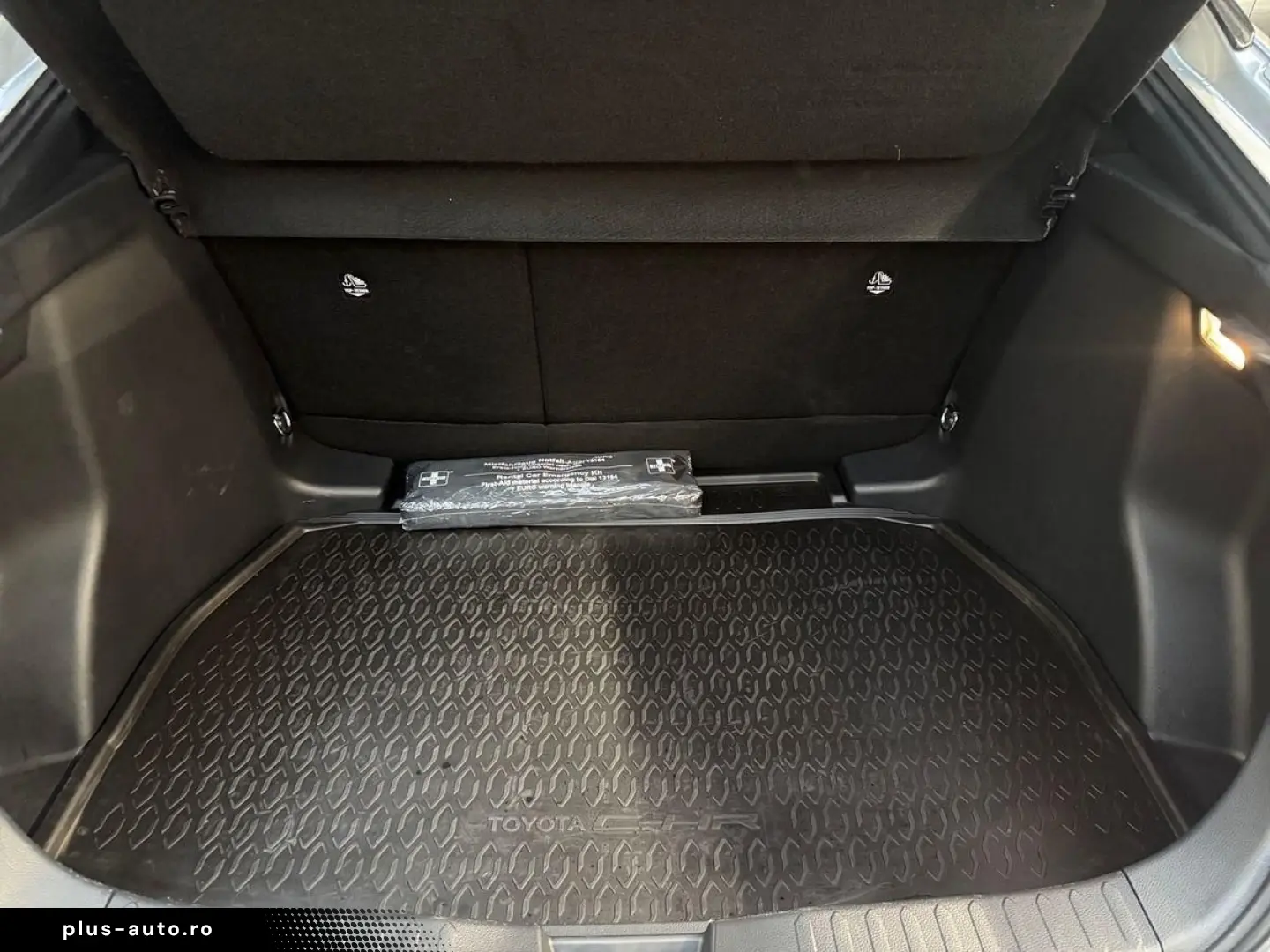 TOYOTA C-HR 1.8 Hybrid Team D