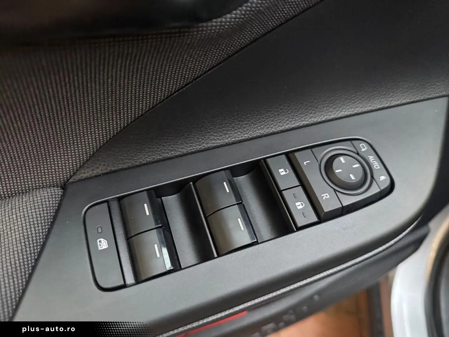 TOYOTA C-HR 1.8 Hybrid Team D