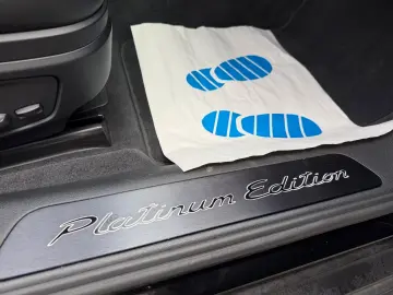 Porsche Panamera 4 Platinum Edition