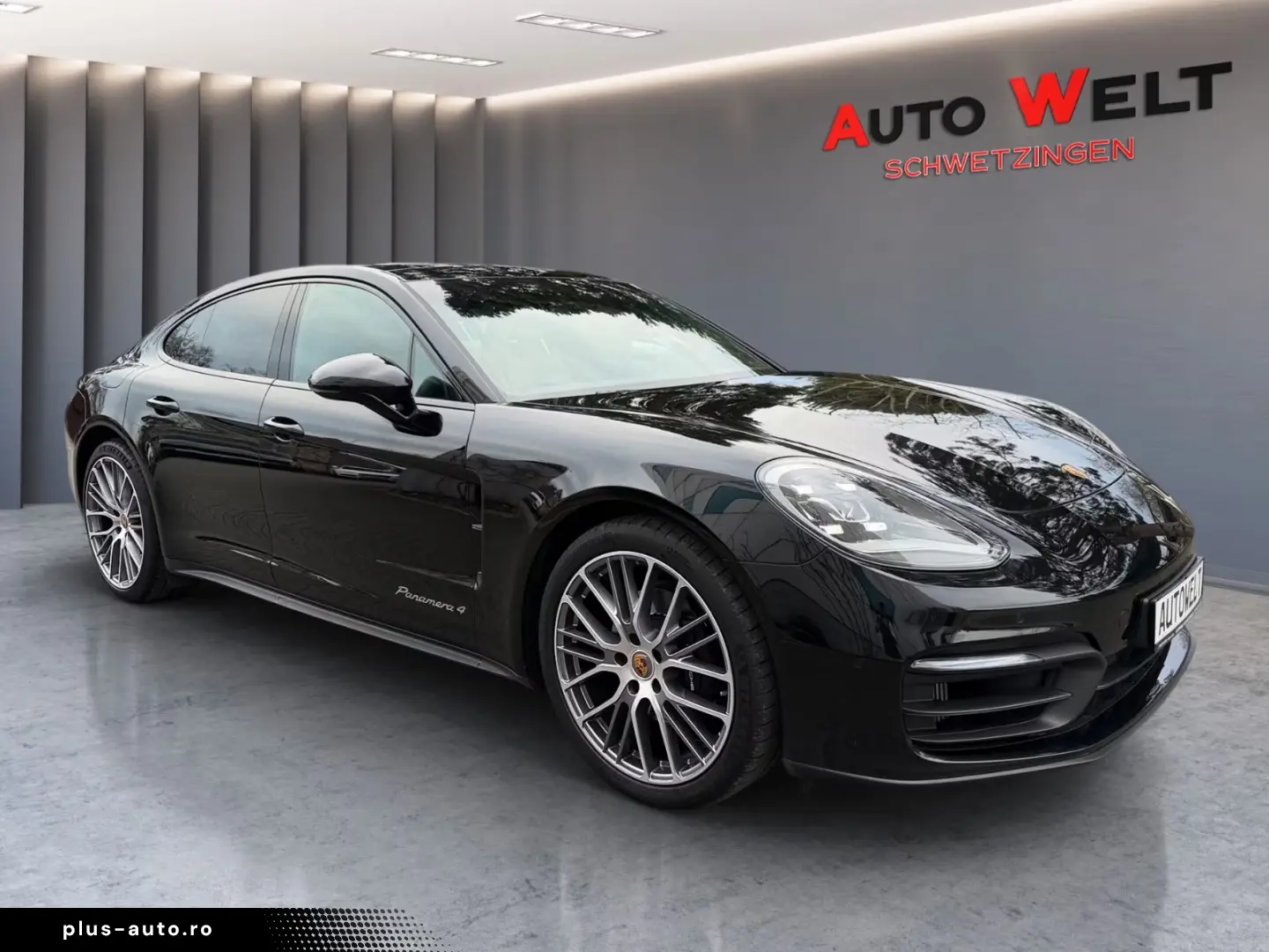 Porsche Panamera 4 Platinum Edition