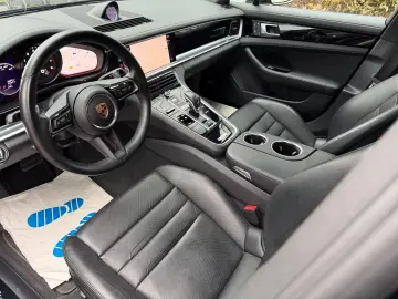 Porsche Panamera 4 Platinum Edition