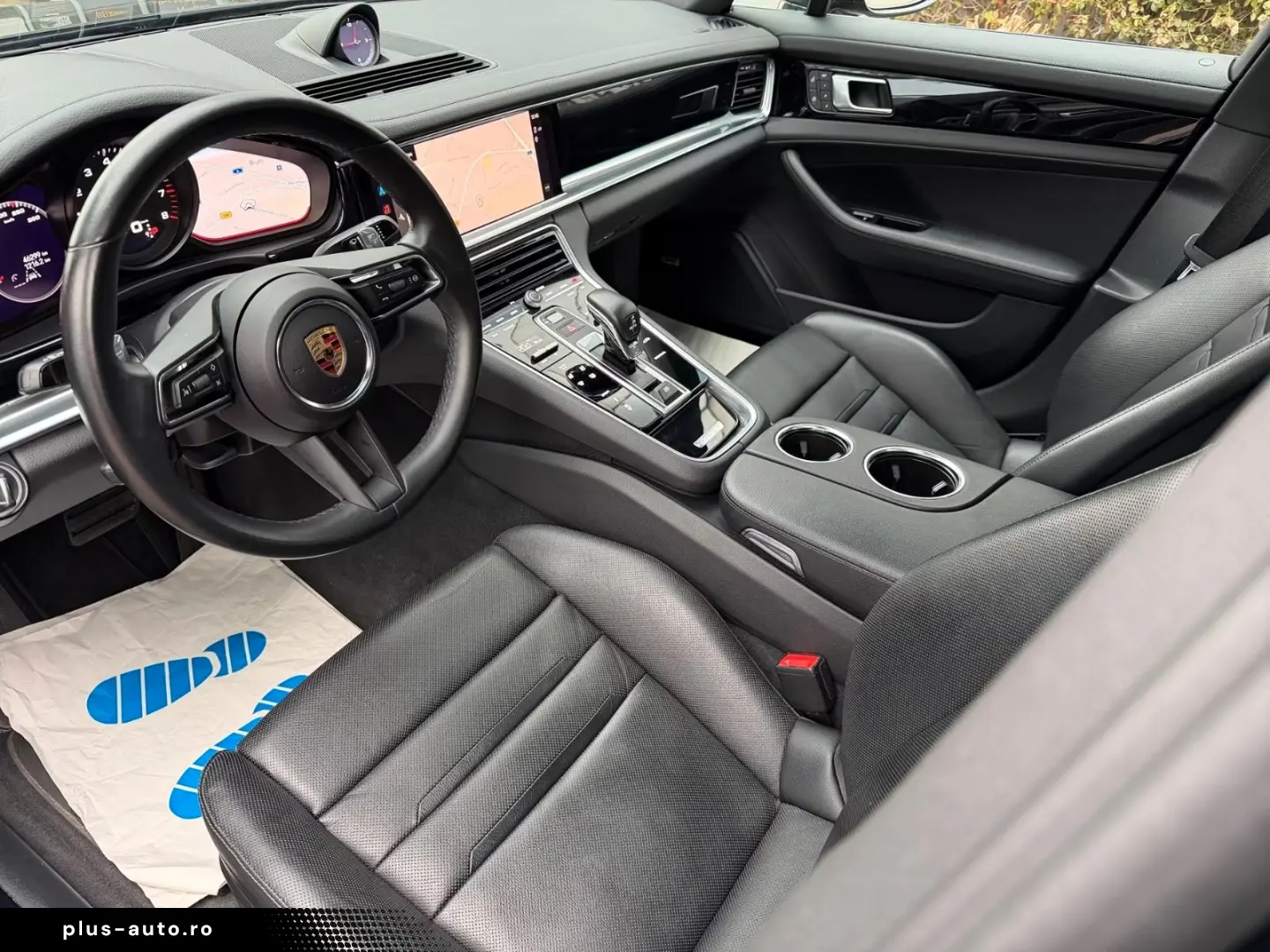 Porsche Panamera 4 Platinum Edition