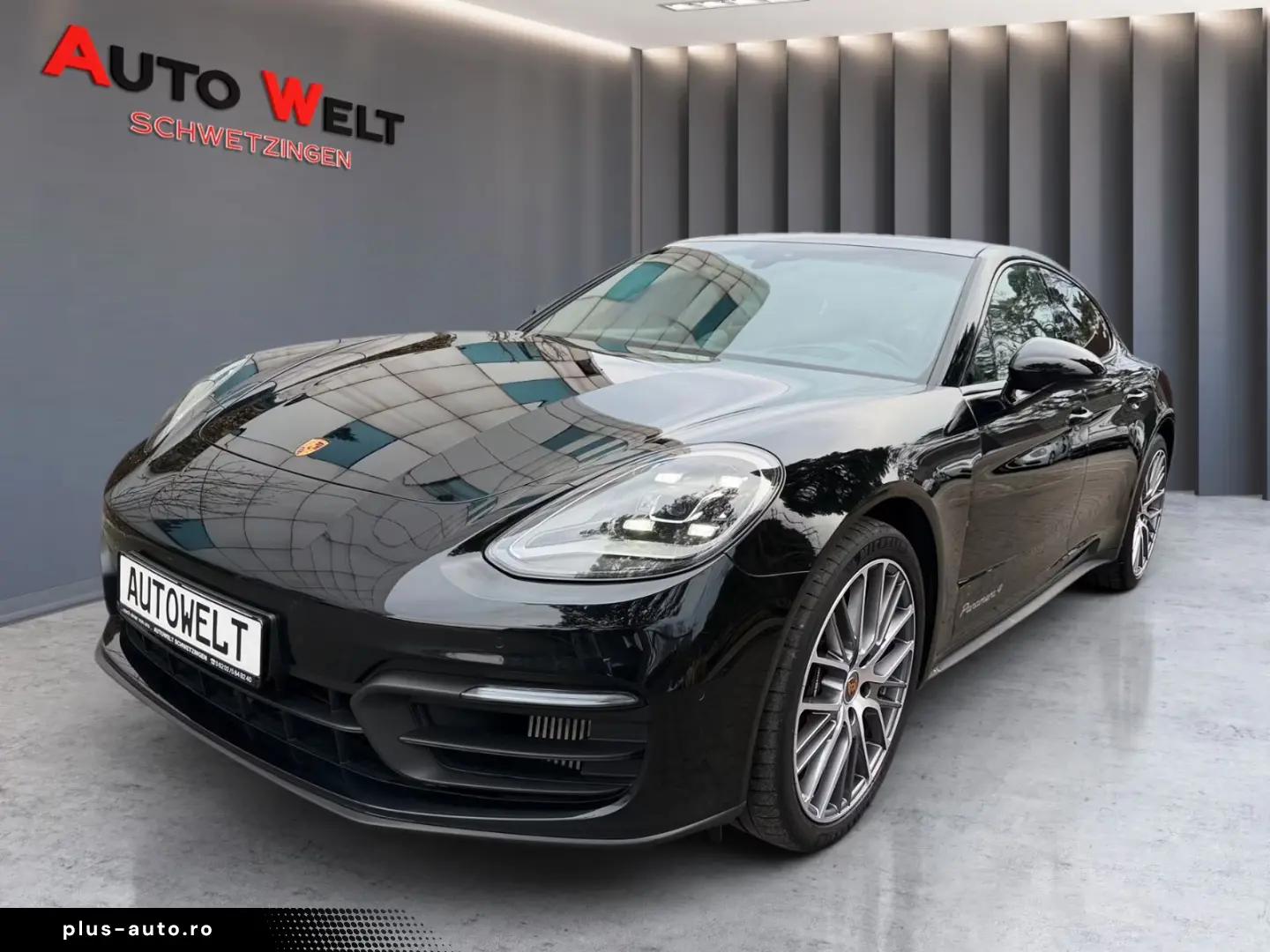 Porsche Panamera 4 Platinum Edition