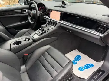 Porsche Panamera 4 Platinum Edition