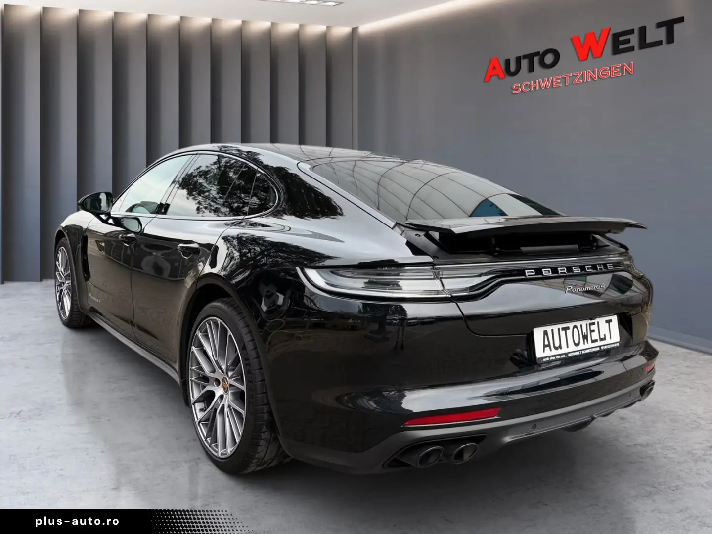 Porsche Panamera 4 Platinum Edition