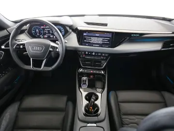 AUDI e-tron GT quattro