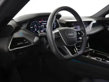 AUDI e-tron GT quattro