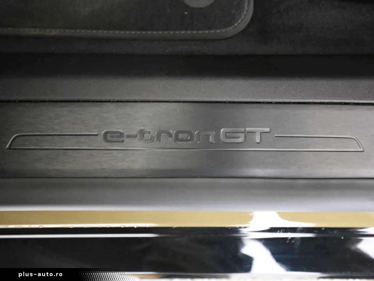 AUDI e-tron GT quattro