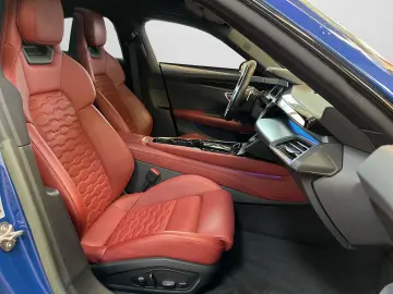 AUDI e-tron GT quattro