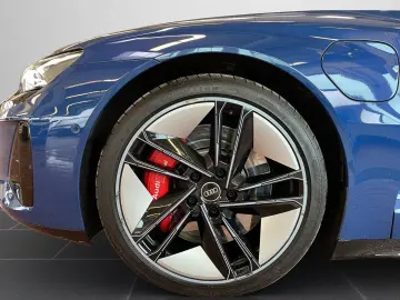 AUDI e-tron GT quattro