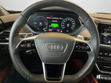 AUDI e-tron GT quattro
