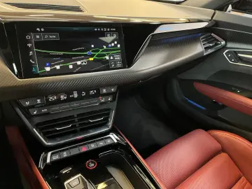 AUDI e-tron GT quattro