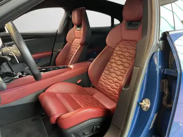 AUDI e-tron GT quattro