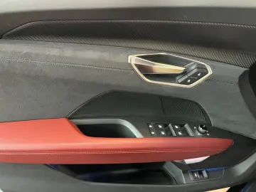 AUDI e-tron GT quattro