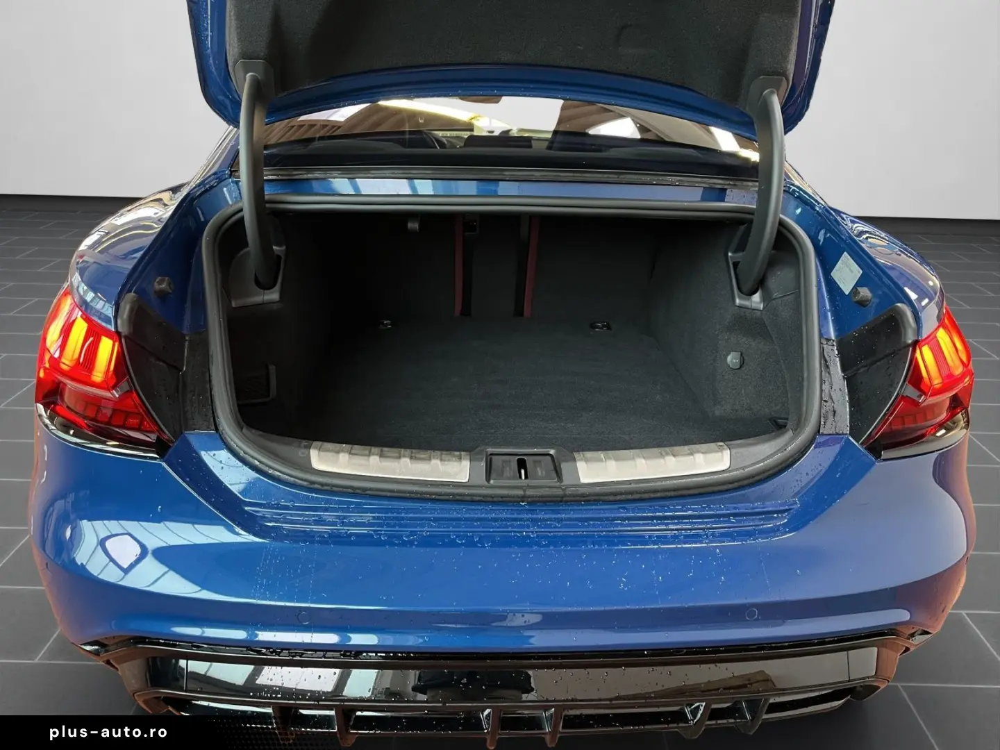 AUDI e-tron GT quattro