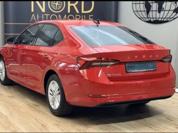 SKODA Octavia Limousine Ambition 1.5 TGI G-TEC DSG LED