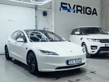TESLA Model 3 Long Range Dual AWD Highland