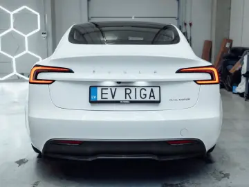 TESLA Model 3 Long Range Dual AWD Highland