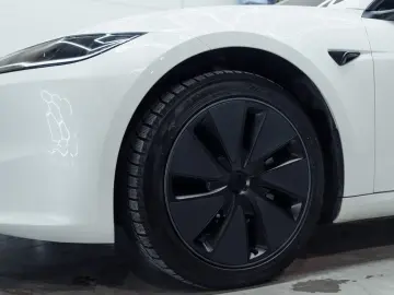 TESLA Model 3 Long Range Dual AWD Highland