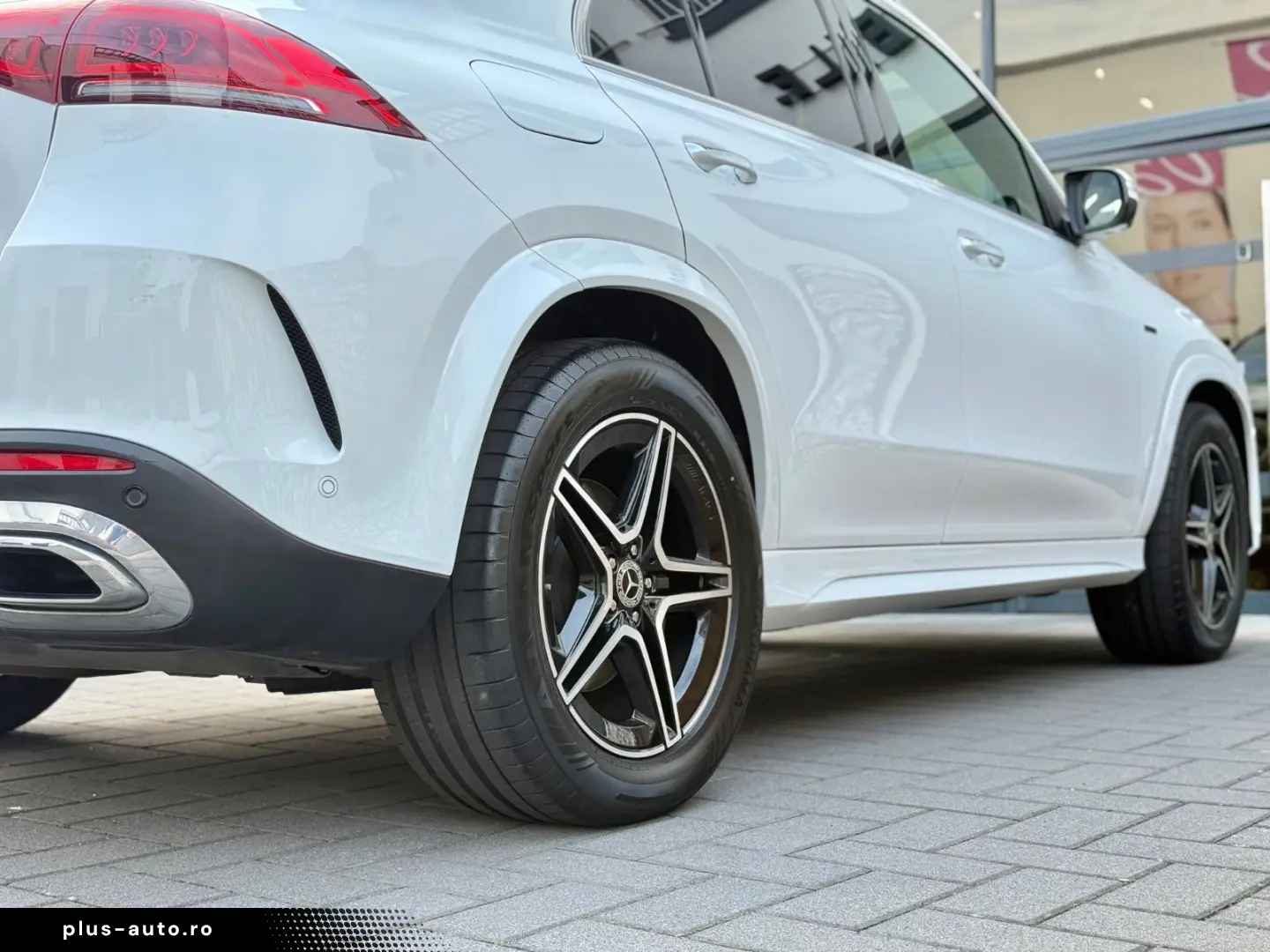 MERCEDES-BENZ GLE 350 de 4M AMG Line HUD Pano 1HD